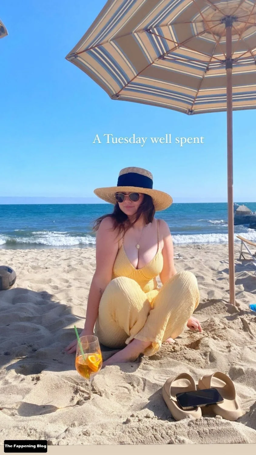 Emma Kenney image 10