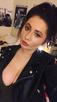 Emma Kenney image 27