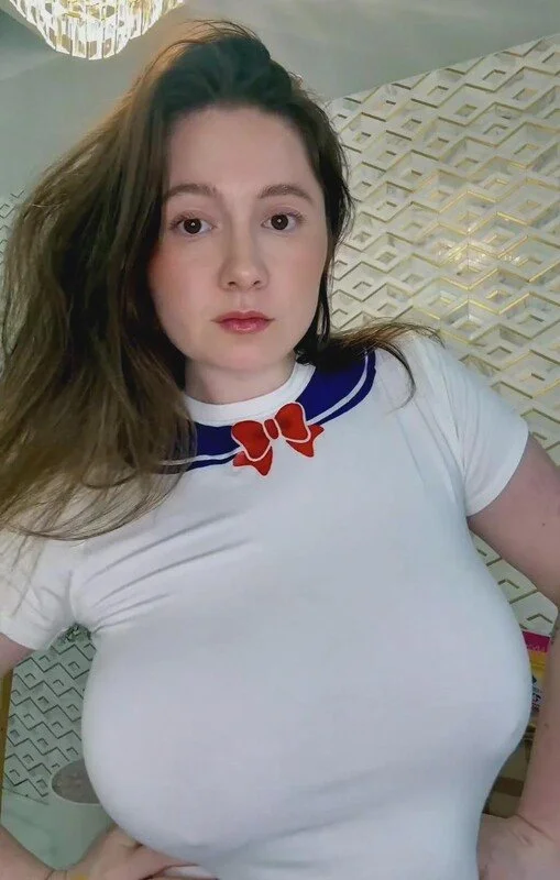 Emma Kenney image 4