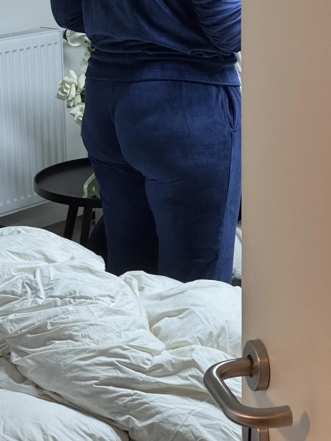 sneaky shots from my cousin 🤤 main image