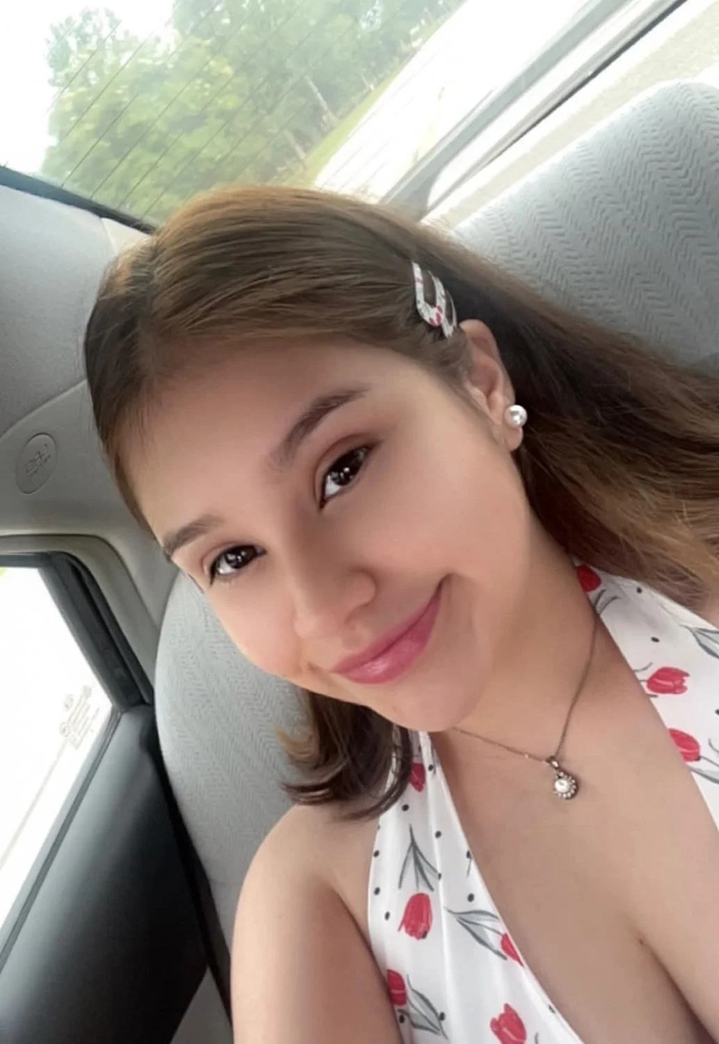 Cucks Innocent Girlfriend Exposed image 5