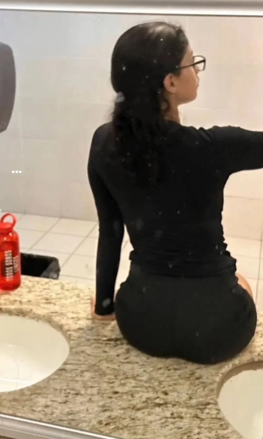 Mía Kamila, una sexy puta image 15
