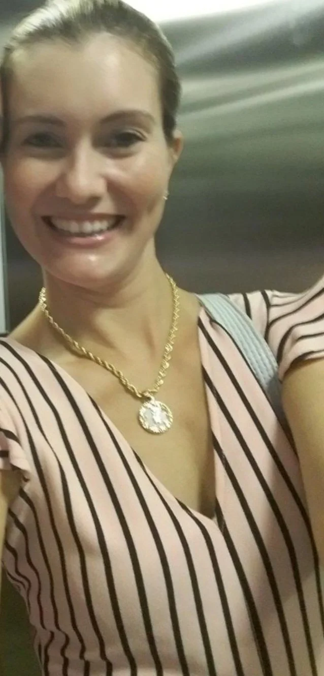 Vazou fotos de coroa gostosa peladinha mostrando seu rabetão e seus peitinhos main image