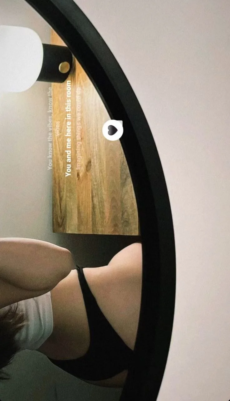 Chica de argentina de 21 años y con buen culo y sus hermosas piernas largas image 8