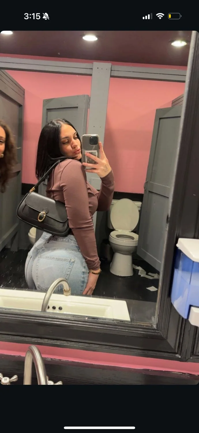 Fat ass ig white girl image 3