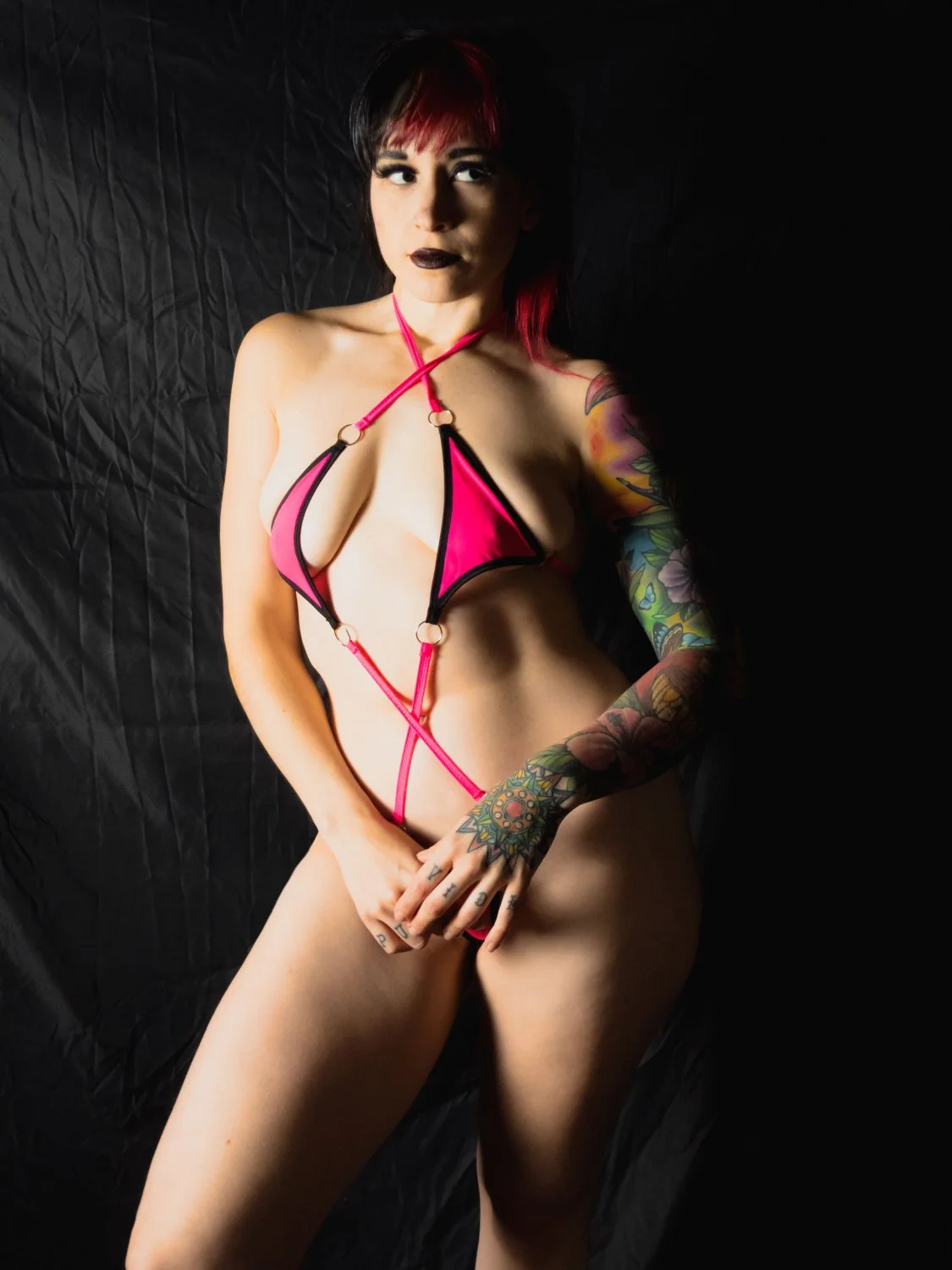 sunfyretv pink and black sling image 7