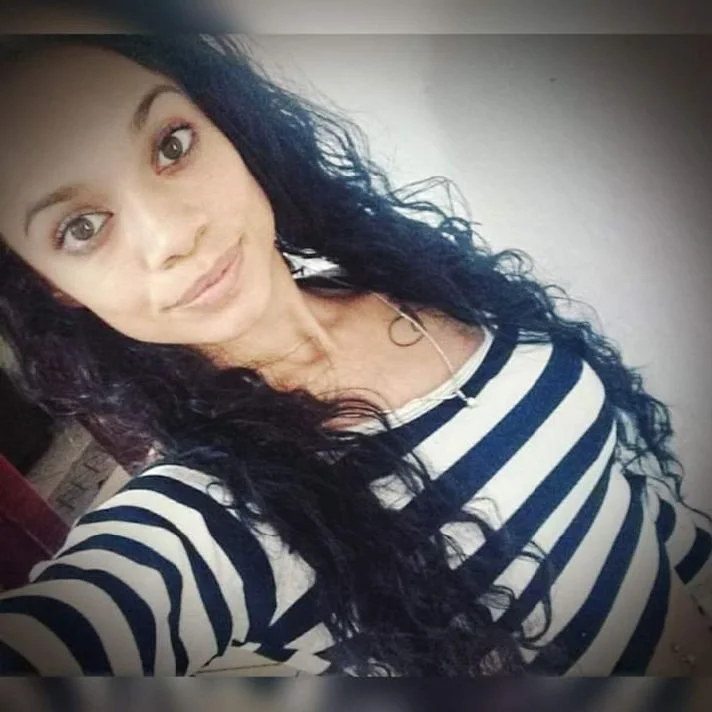 Preta rabuda deliciosa e branca novinha image 6