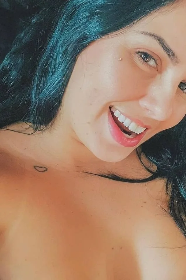 Preta rabuda deliciosa e branca novinha image 7