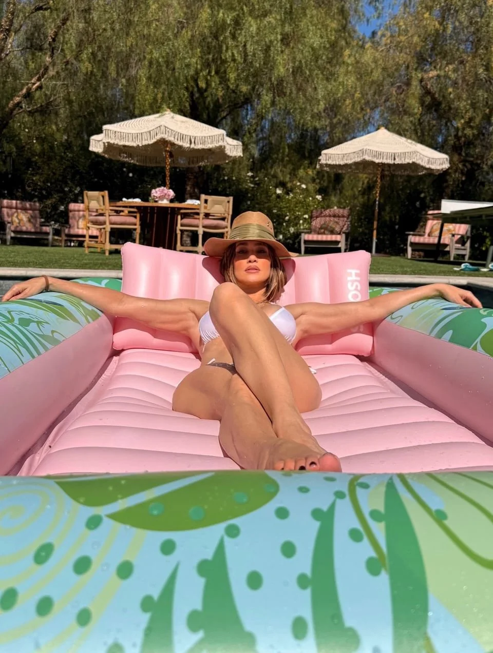 Jennifer Lopez Fap Collection image 13