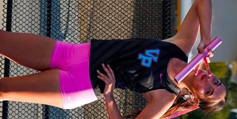 Exposing this weird cuck who loves his sexy ass sister image 2
