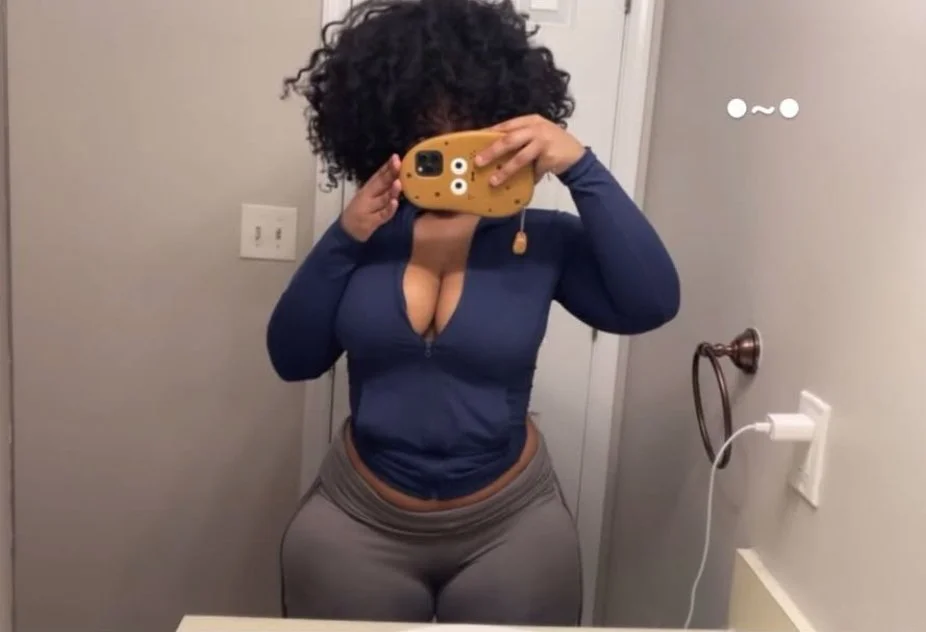 We need her leaks ASAP (name in comments) main image