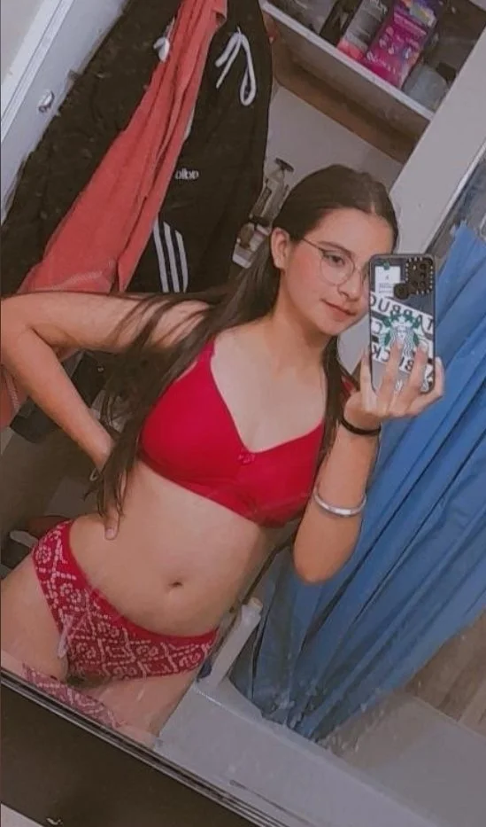 Indian Teen Reet Flashes Tits & Pussy image 2