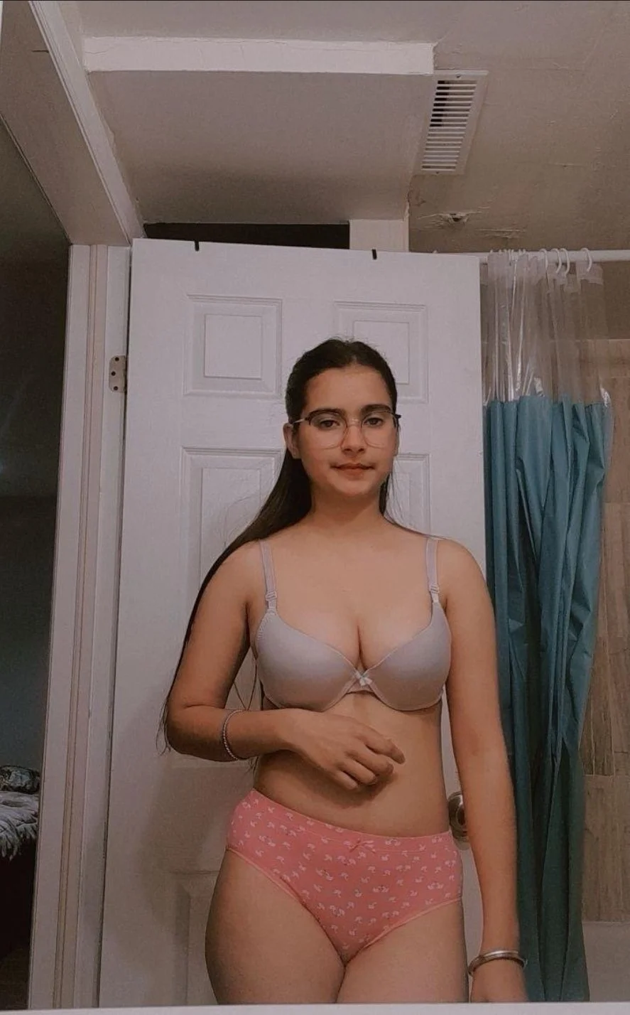 Indian Teen Reet Flashes Tits & Pussy image 21