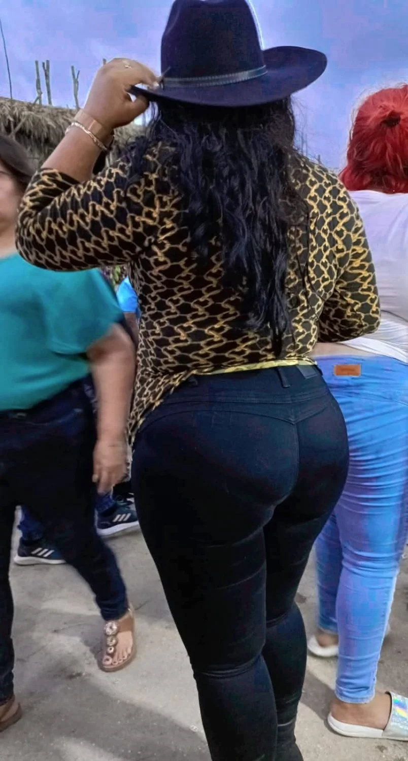 Más de mi esposa gordita main image