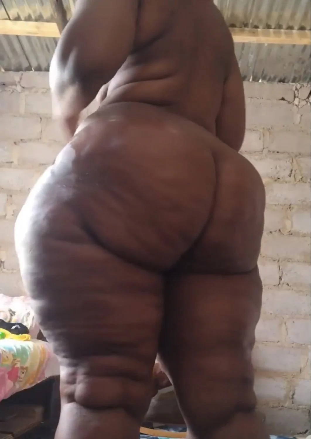 SUPER THICC african booty in a slum! image 4