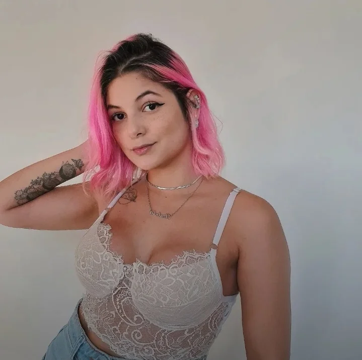 YouTuber isa roza image 5