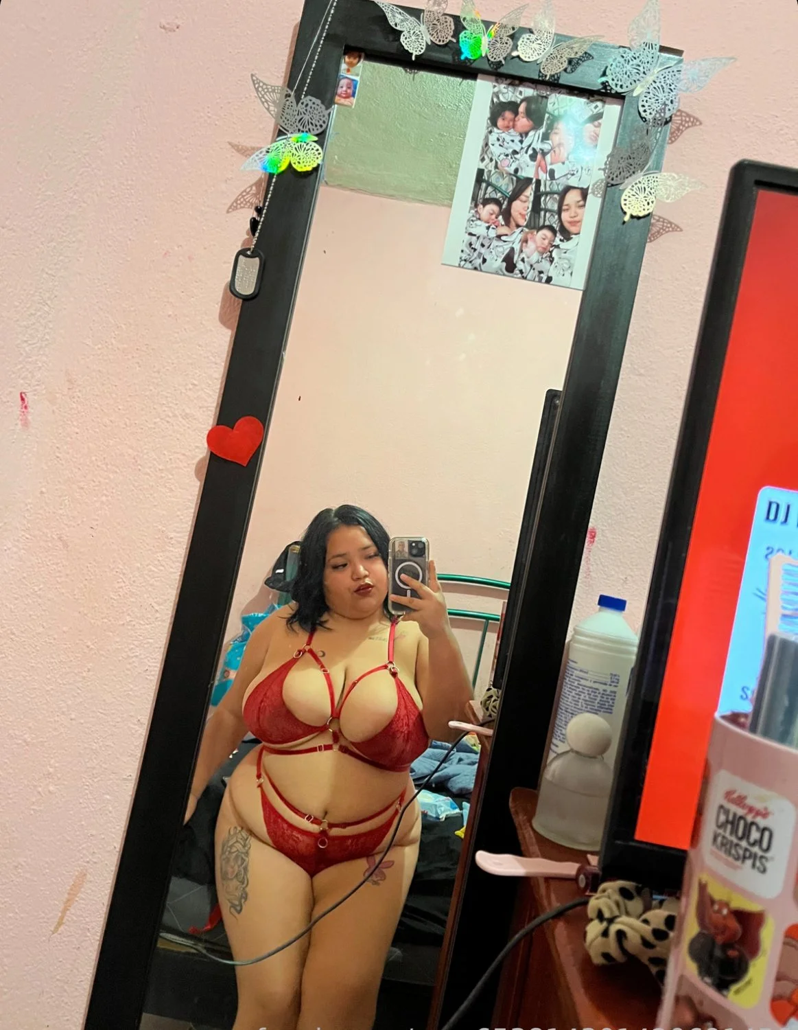 These Latina girls from other countries always have low quality pics lol image 18