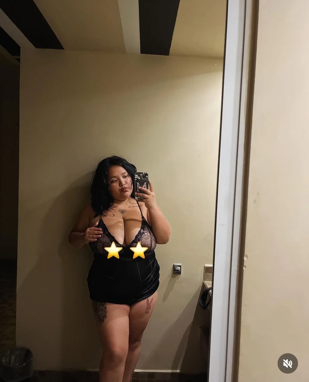 These Latina girls from other countries always have low quality pics lol image 9