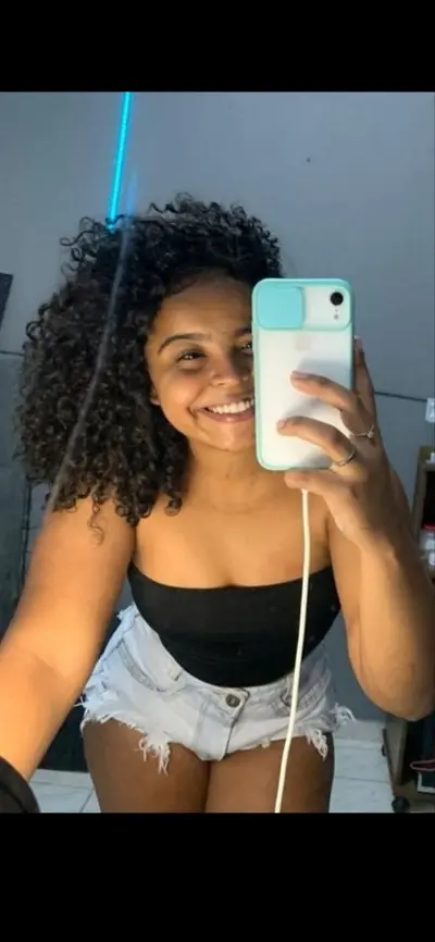 Vazou a morena gostosa do corno cover image