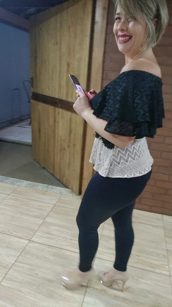 Essa puta aqui o corno quer que enche de porra cadela gostosa image 8