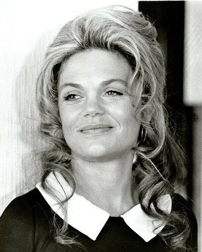 Beautiful Dyan Cannon image 19