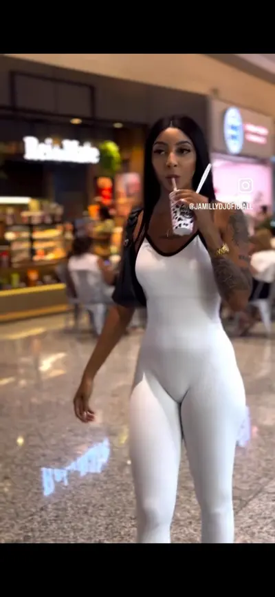 Latina in white leggings with phat pussy cameltoe 🥵🔥 cover image