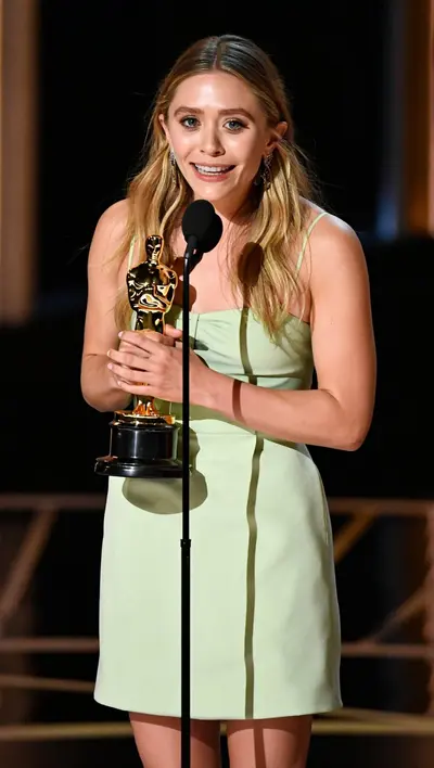 Elizabeth Olsen - Oscar Winner Actress - AI GENERATED cover image