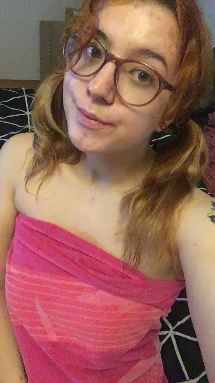 Little Czech anal whore exposing herself again 1 image 2