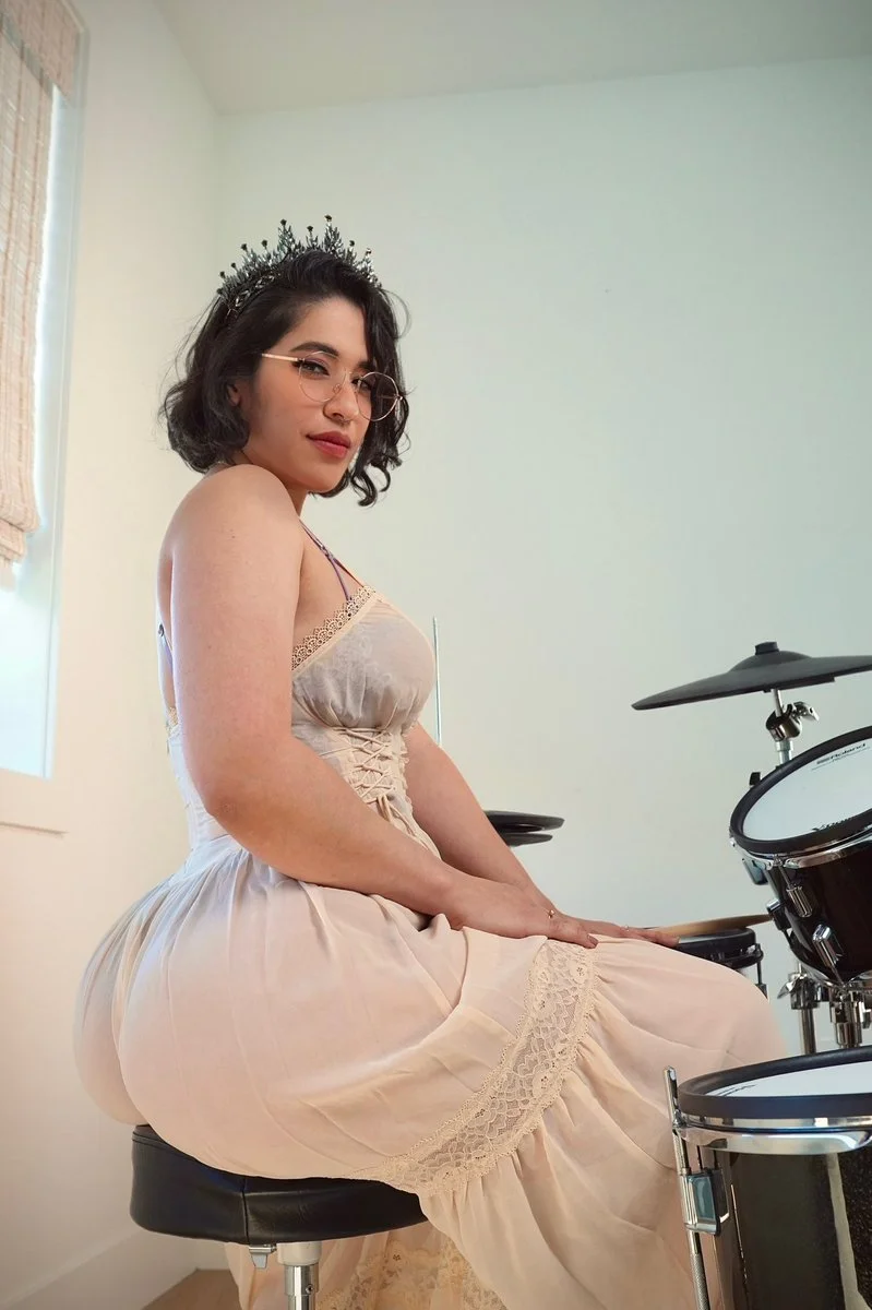 Sexy Drummer image 3