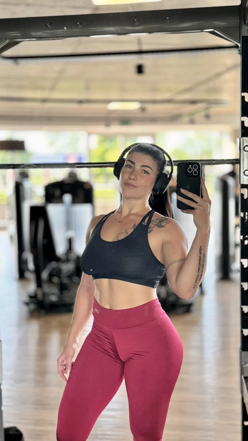 Fucking at the gym puts me in a good mood image 2