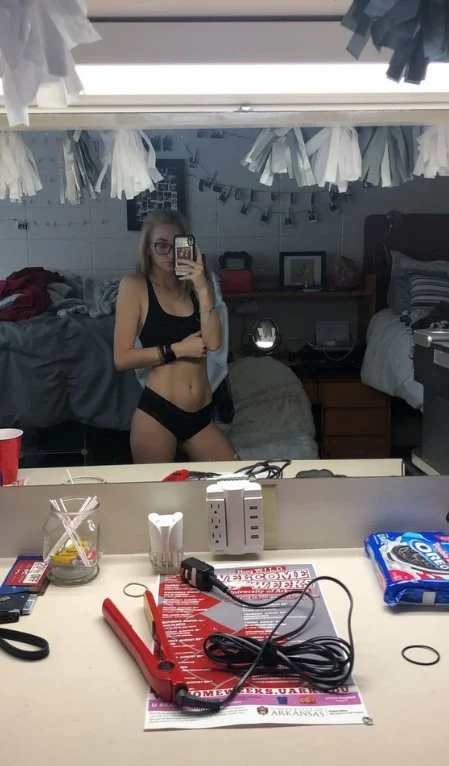 She likes to send her gym progress to me behind her bfs back main image
