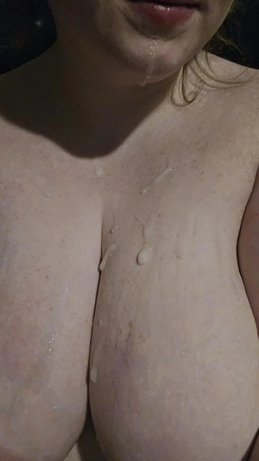 Joven esposa curvy de grandes tetas y culo image 13