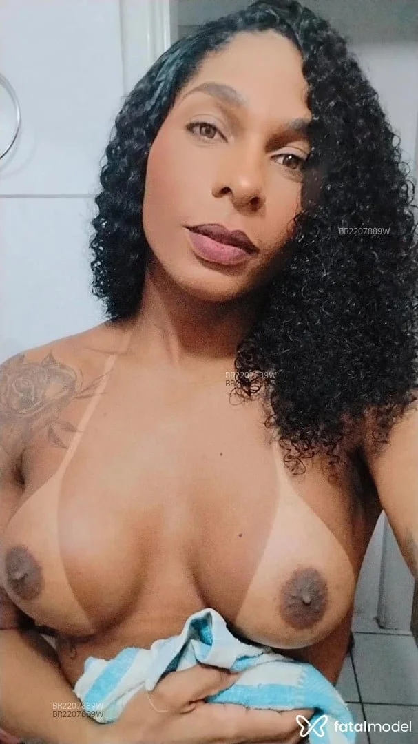 Camila Ferrarini main image