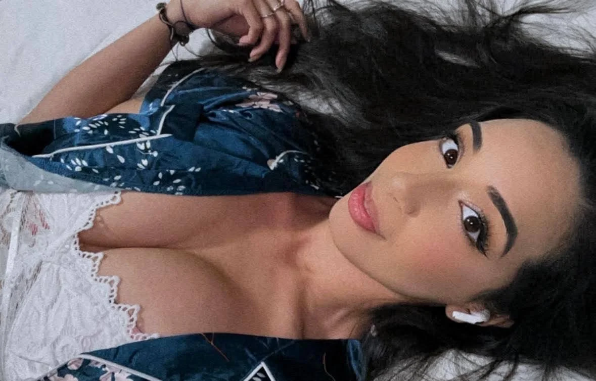 Big tit Michigan latina loves to flaunt her huge Mexican boobs image 2