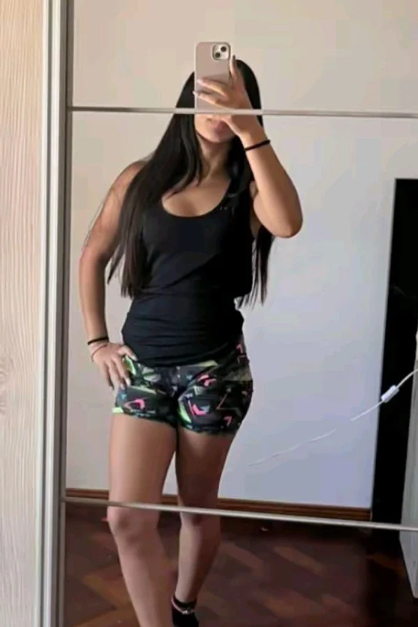 Zoe putita pende demasiado buenota y rica image 9