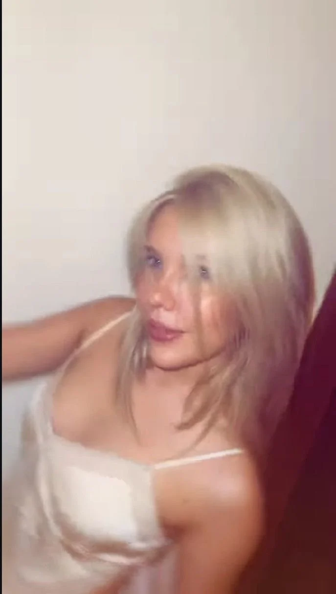 latina putita necesitada de verga image 5