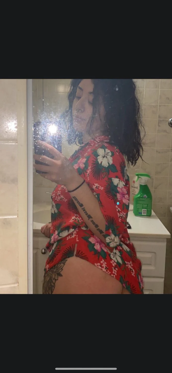 Sexy fatass Latina babe bouncing on dick image 1