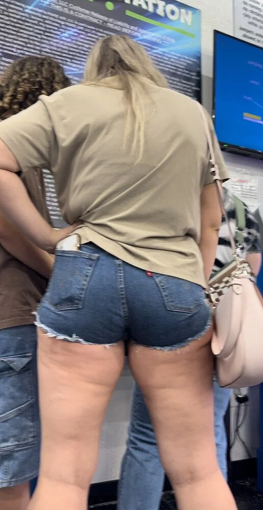 pawg snowbunny image 3