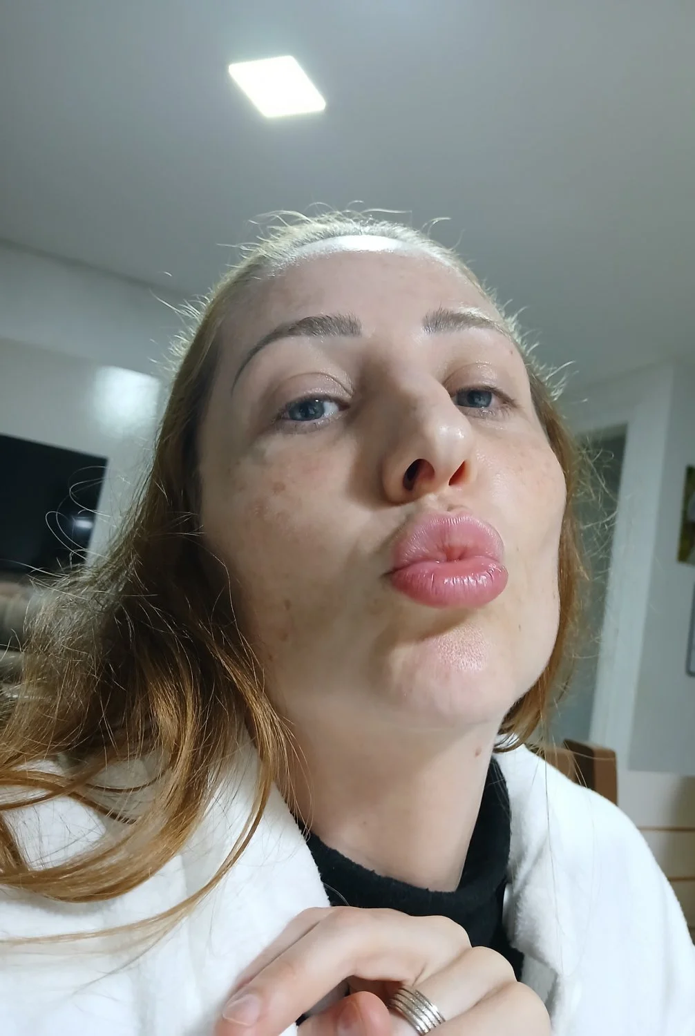 Quem conhece minha esposa pessoalmente ? 🫣 chama pv main image