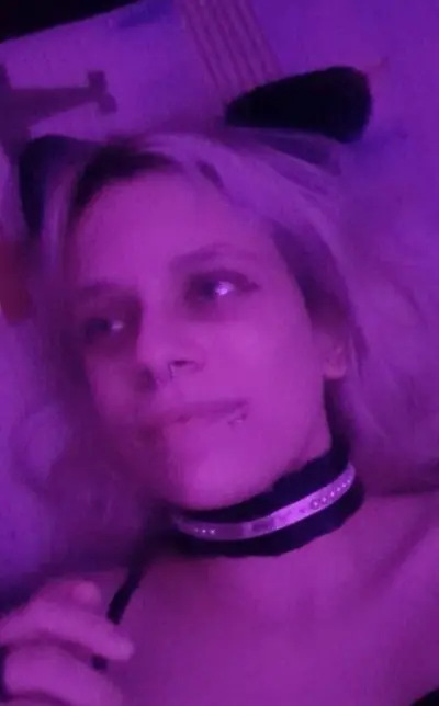 Kitten (luvskittie) gozada na cara cover image