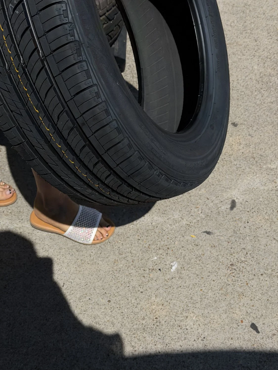 Latinas feet main image