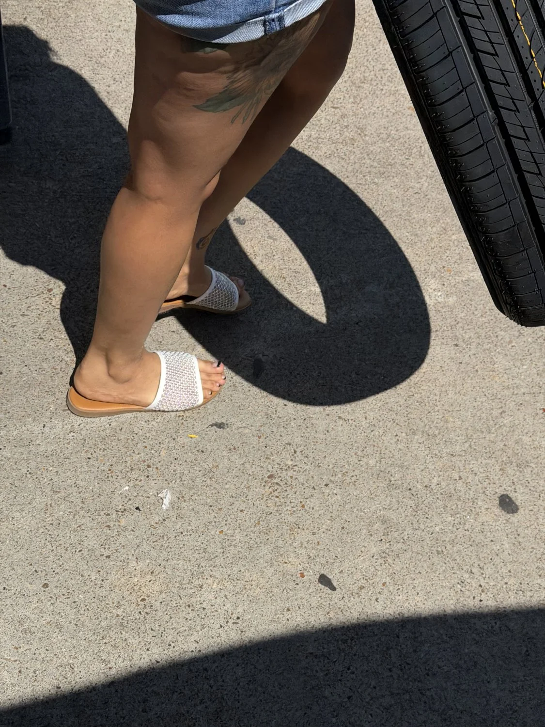 Latinas feet image 2