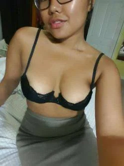 Asian whore shows every inch of her tight body dm for exposure tele: hephaestus9106 image 5