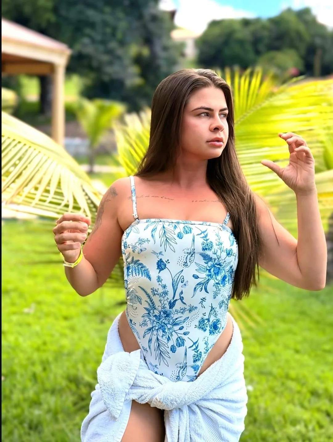 OLHA ESSA GOSTOSA DE BIQUÍNI QUE DELICIA. image 7