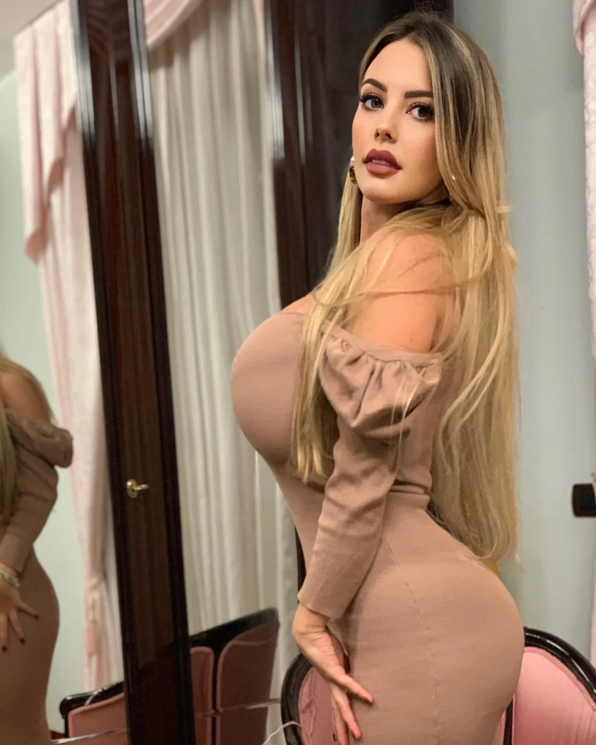 Italian Lali and her huge udders 1 image 20