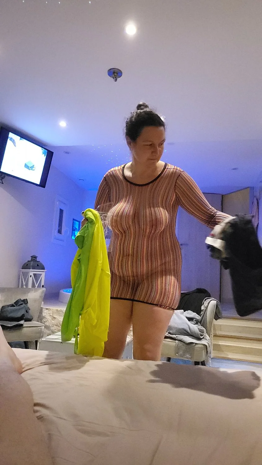 Chubby wife image 3