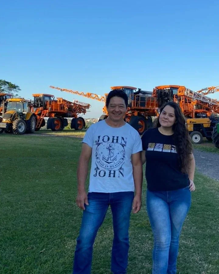 Loira casada, mãe de familia, mas adora levar rola de rapazes mais novos. image 22