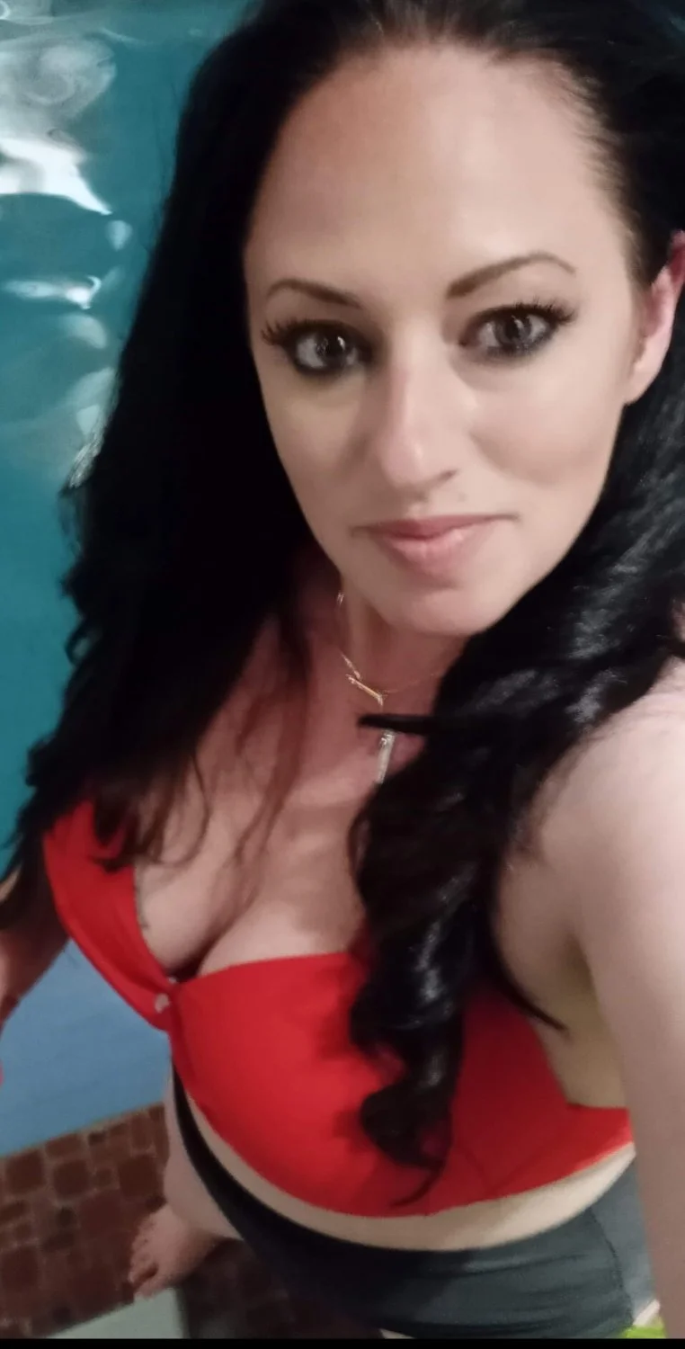 Sara image 19