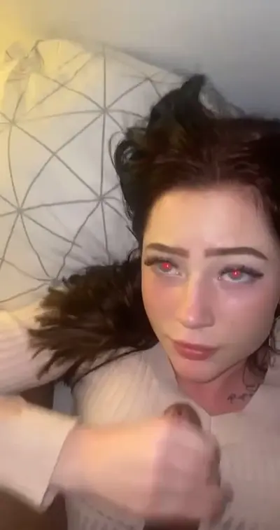 Novinha gata e gostosa tomando gozada na cara cover image