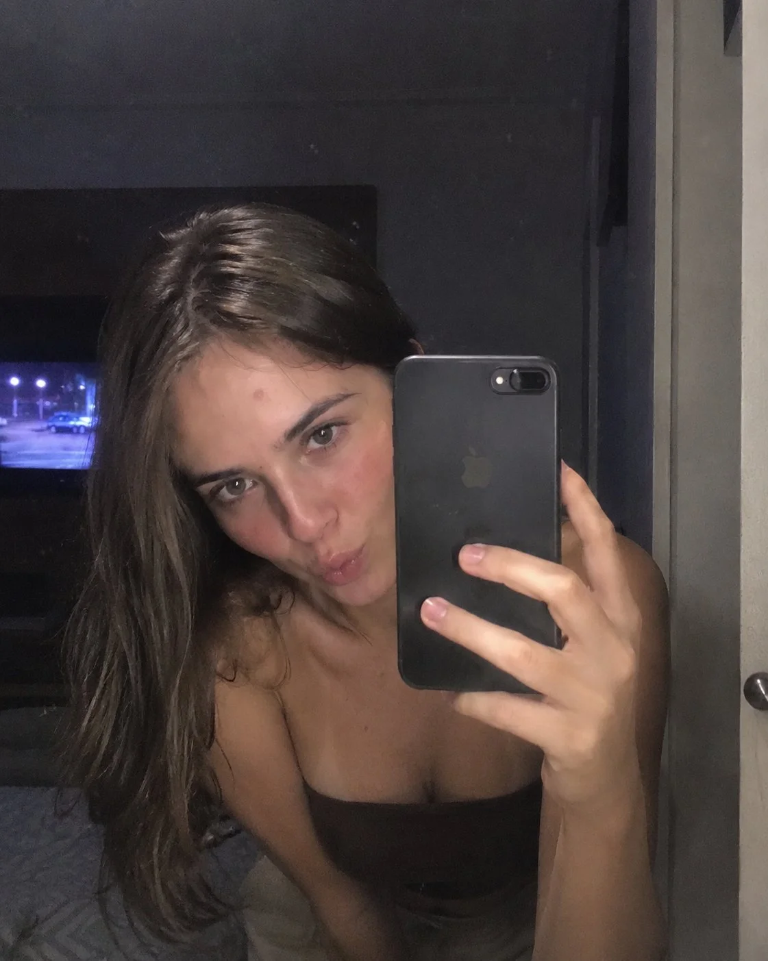 Vazando o orgulho da família, putinha linda cheia de tesão no pau image 2